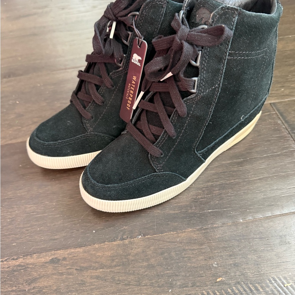 NWT Sorel Women's Black Suede Out n About Wedge Boots